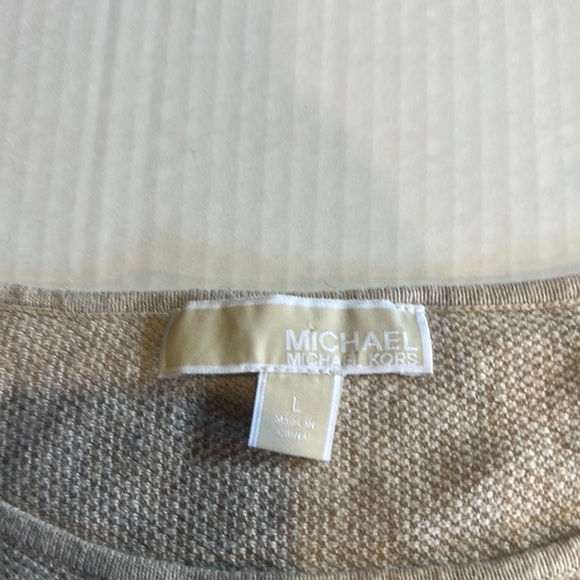 Michael Michael Kors Beige light elbow length Sleeve Top w waffle look design - Picture 3 of 11